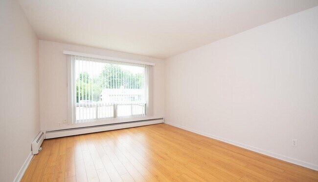 Photo - Pine Glen Apartments