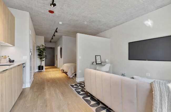 Photo - 1036 W Gladys Ave Condo