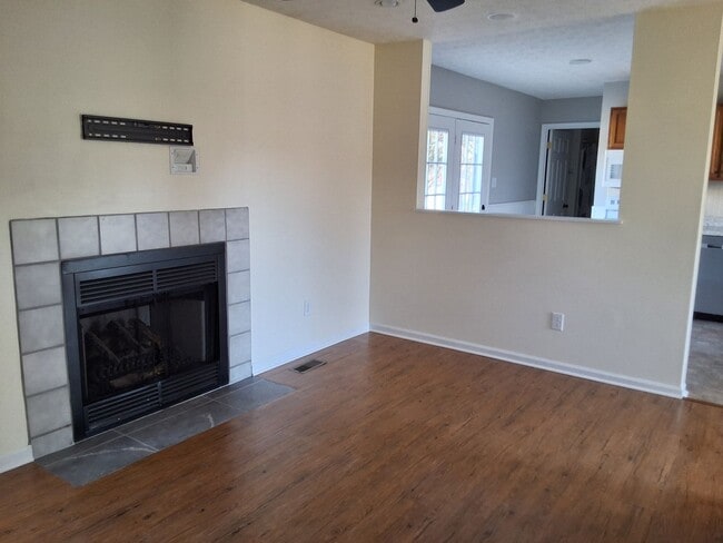 Photo - Strawberry Plains, 37871 - 3 bedroom, 2 bath home - Contact Sharon Arnwine (865) 313-7215