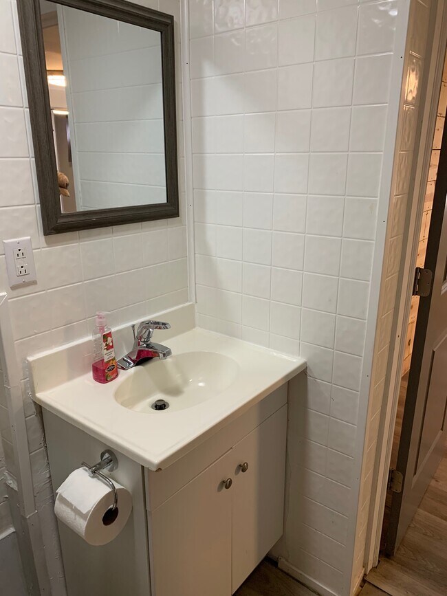 Bathroom vanity