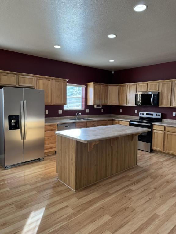 Photo - 784 Dutton St