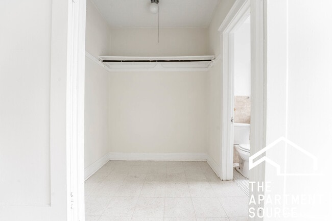 Photo - 2714 N Milwaukee Ave