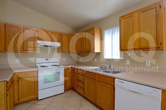 Photo - 323 E Congress Ave