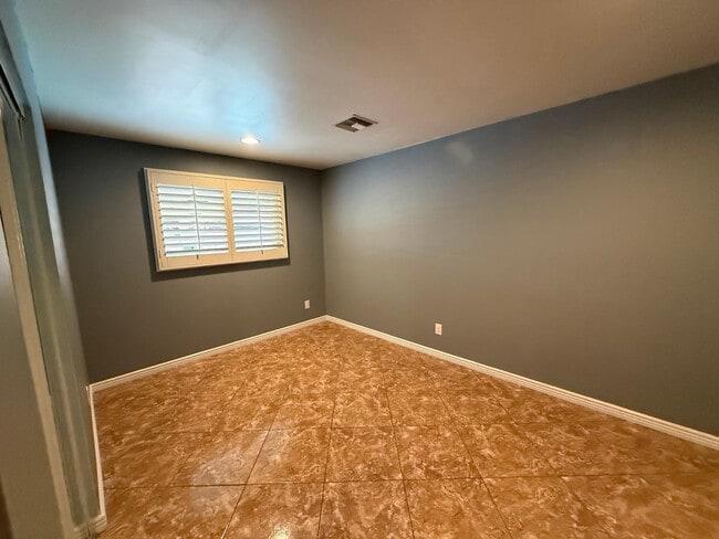 Photo - 4028 W Augusta Ave