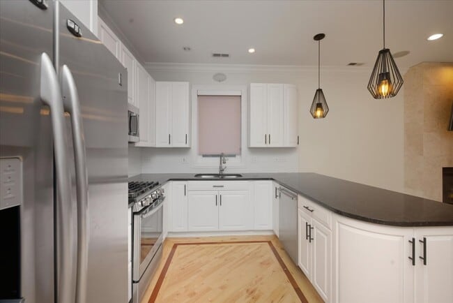 Photo - 1523 W Huron St Unit 3