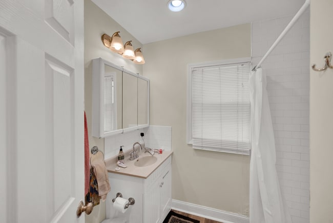 Photo - 2000 Sherman Ave Unidad House