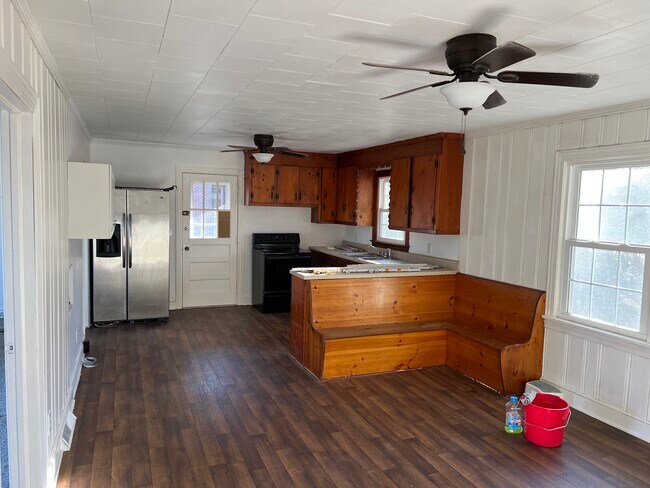 Photo - 609 W Greer St