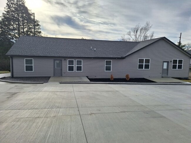 Photo - NEW DUPLEX Conveniently located to 40 West