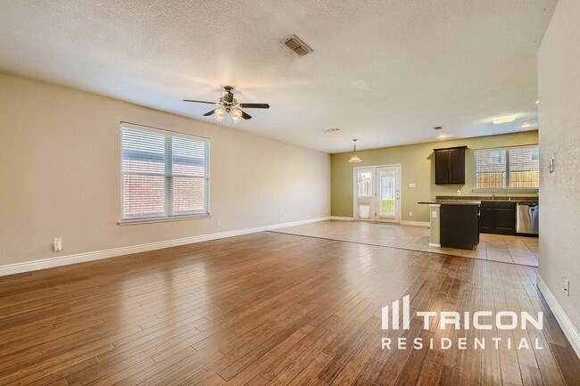 Photo - 1735 Oak Glen Dr