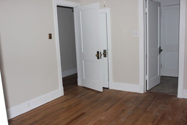 Photo - Apartment for Rent in Woodstock