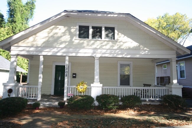 Building Photo - Great Single Family House - Walk to Duke or Downtown Durham!