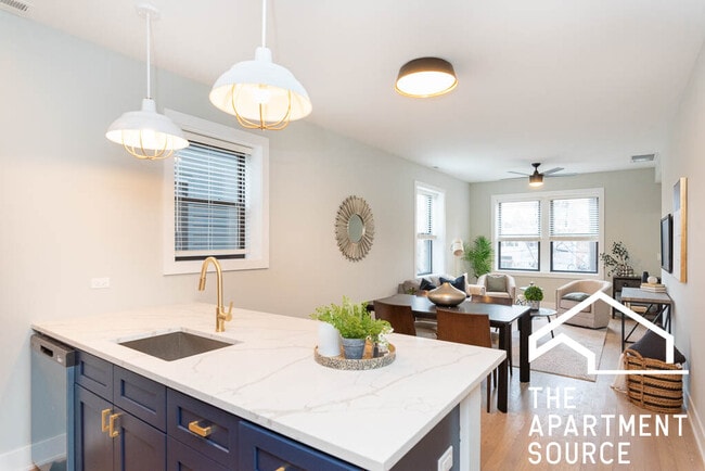 Photo - 4409 N Seeley Ave Unidad 1