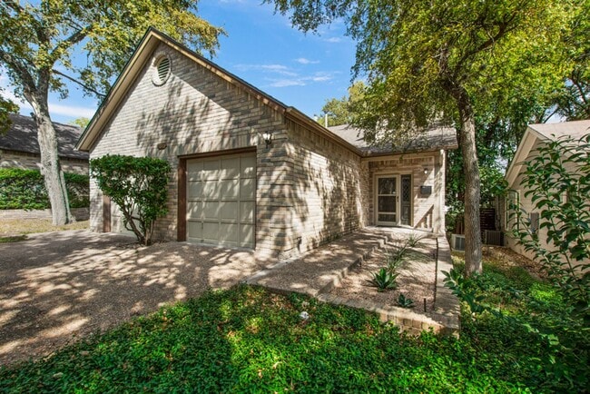 Photo - 2208 Indian Trail Unit 1