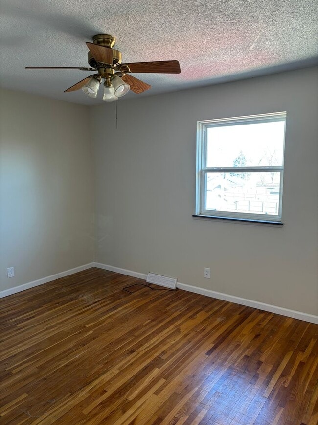 Photo - 2 Bedroom, 1.5 Bath Townhouse in Clinton, IA