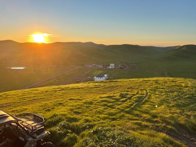 Photo - 7575 Manning Rd