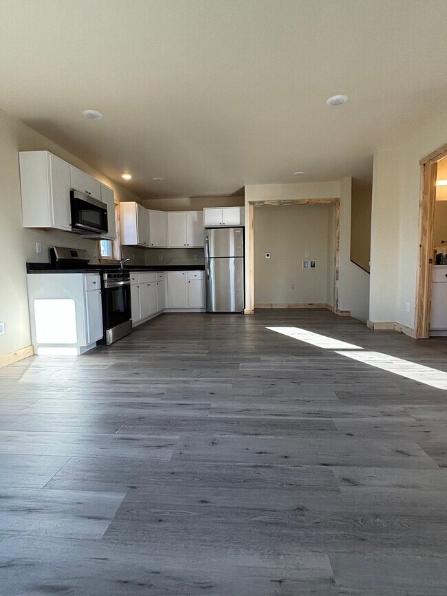 Photo - 109 N Oak St