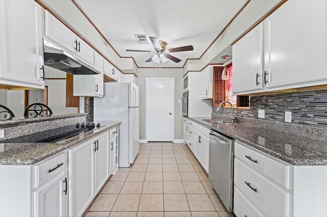 1507 Sierra Dr
