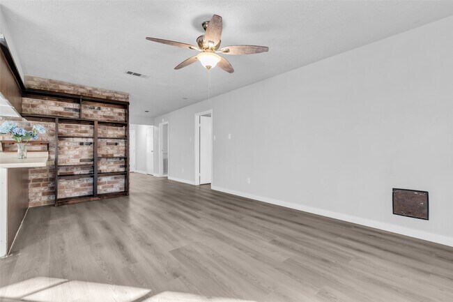 Building Photo - 11829 S Red Cedar Cir