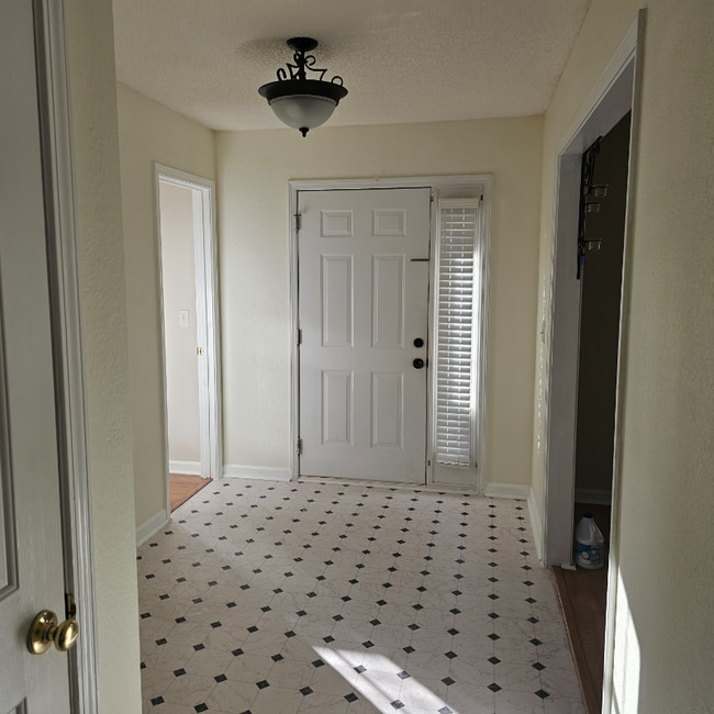 Photo - 205 Killian Green Dr