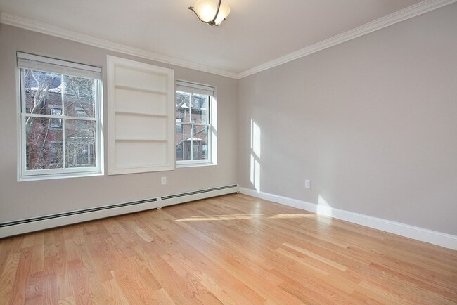 Building Photo - 205 W Springfield St Unit 2