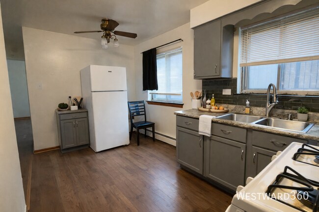 Photo - 8745 S Cottage Grove Ave Unidad 1E