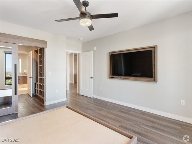 Building Photo - 2460 E Serene Ave Unit 602 Rental