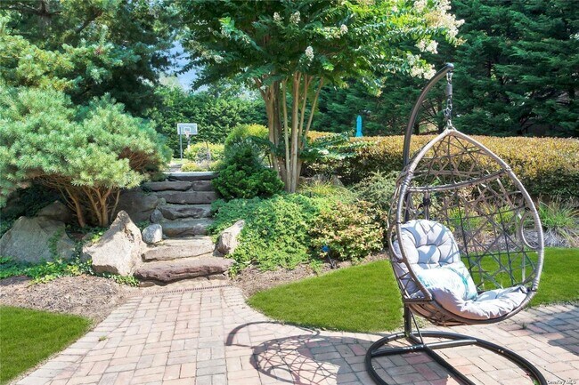 Photo - 1460 Hillcrest Dr