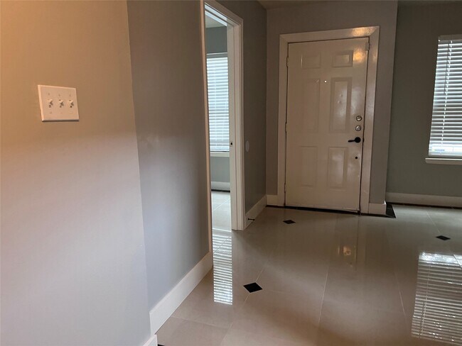 Photo - 19818 Lindenwick Ct