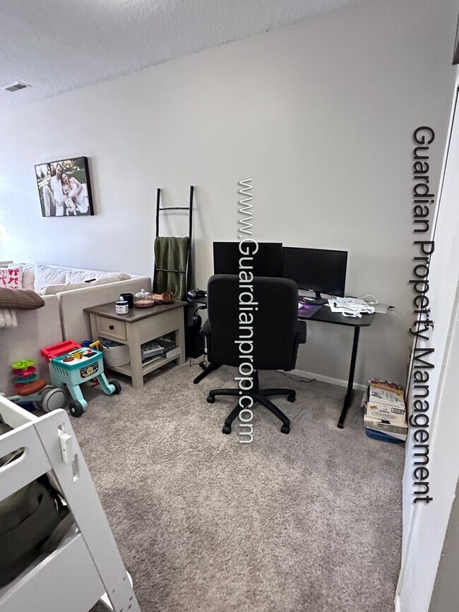 Photo - Apple Valley Town Home, 1 Car Garage, Washer/Dryer, Dishwasher, Available April/May 1st