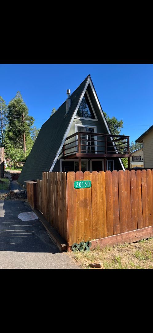 Photo - 20150 Manzanita St