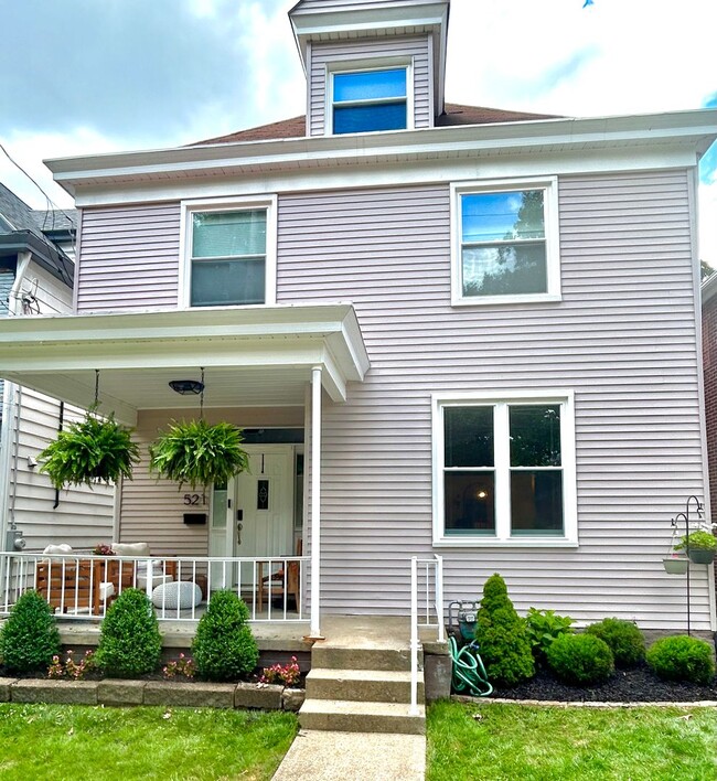 1 Mile to Country Club! Sleeps 10! - 1 Mile to Country Club! Sleeps 10! House