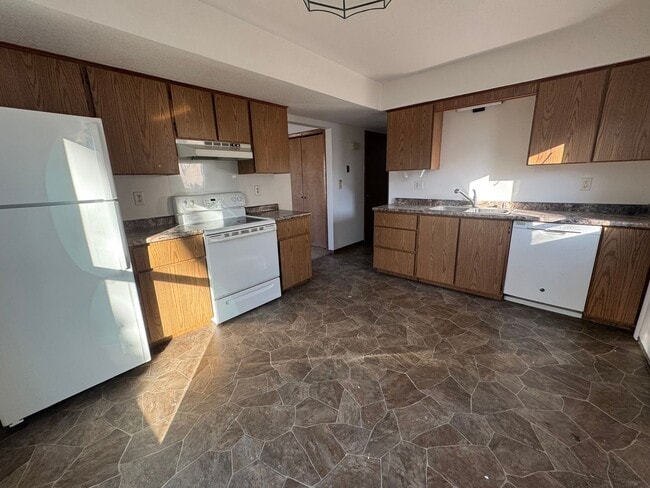 Building Photo - Westgate 205-207 Unit 205-207-205