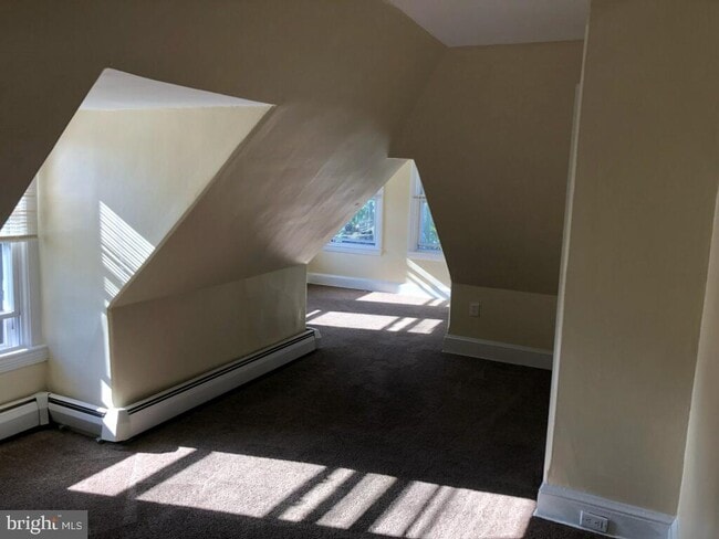 Building Photo - 511 Morton Ave