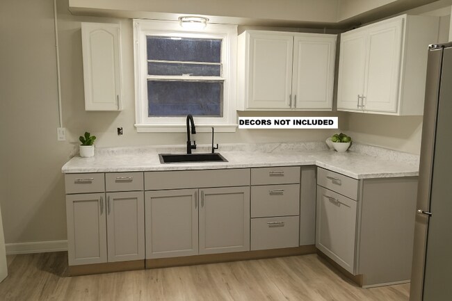 Photo - 80 Oakhill St