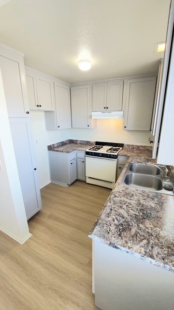 Photo - 4040 W 130th St Unit 6