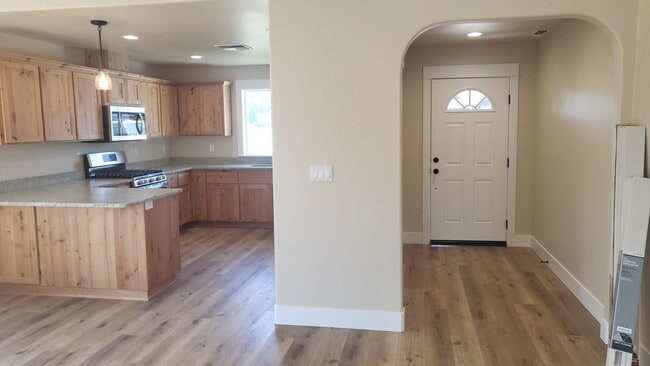 Photo - 3 bed 2 bath Single Family Home for Rent in Grants Pass