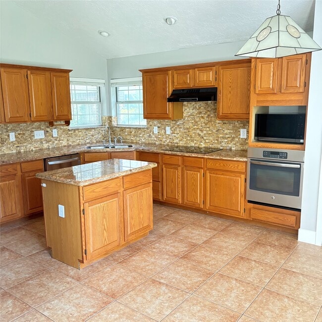 Photo - 20315 Aspenwilde Dr