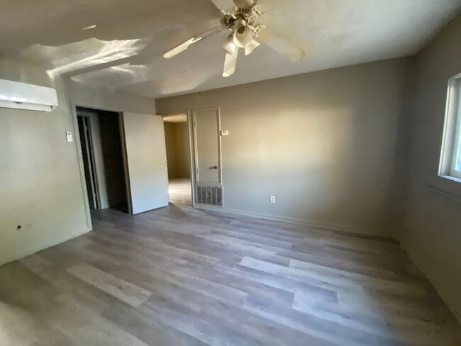 Photo - 908 Warner Ave Unidad B