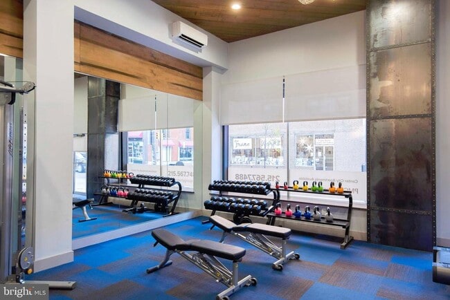 Photo - 2100 Walnut St St Unidad 11M