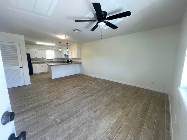 Photo - 3005 E Price St Unidad 5