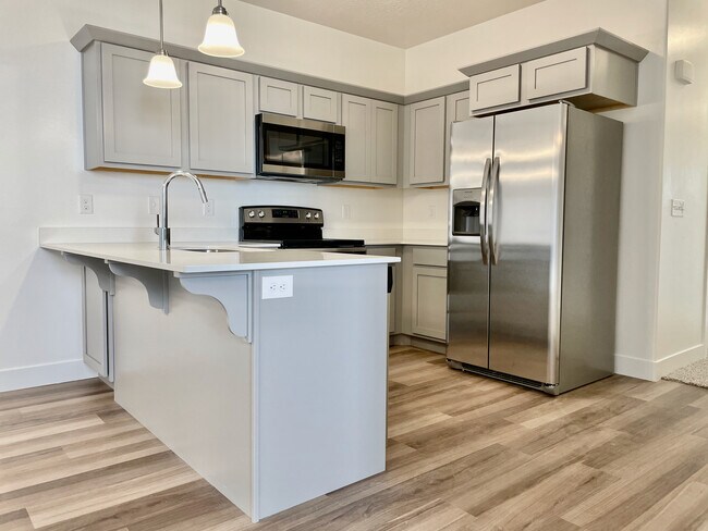 Photo - 641 N 380 W Unit V202