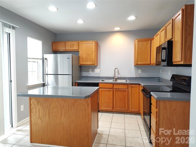 Photo - 14934 Deshler Ct