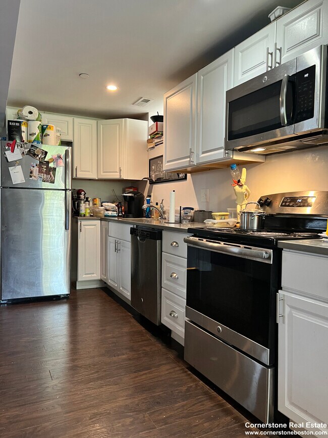 Photo - 9 Oswald St Unit B