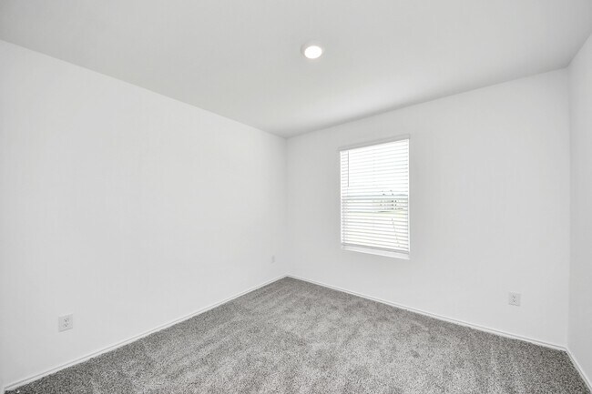 Photo - 2007 Woodlark Way