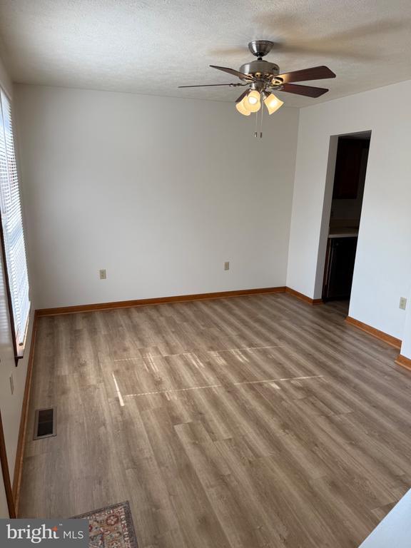 Photo - 212 W Whitlock Ave