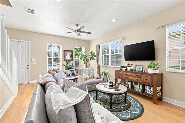Photo - 701 SW 147th Ave
