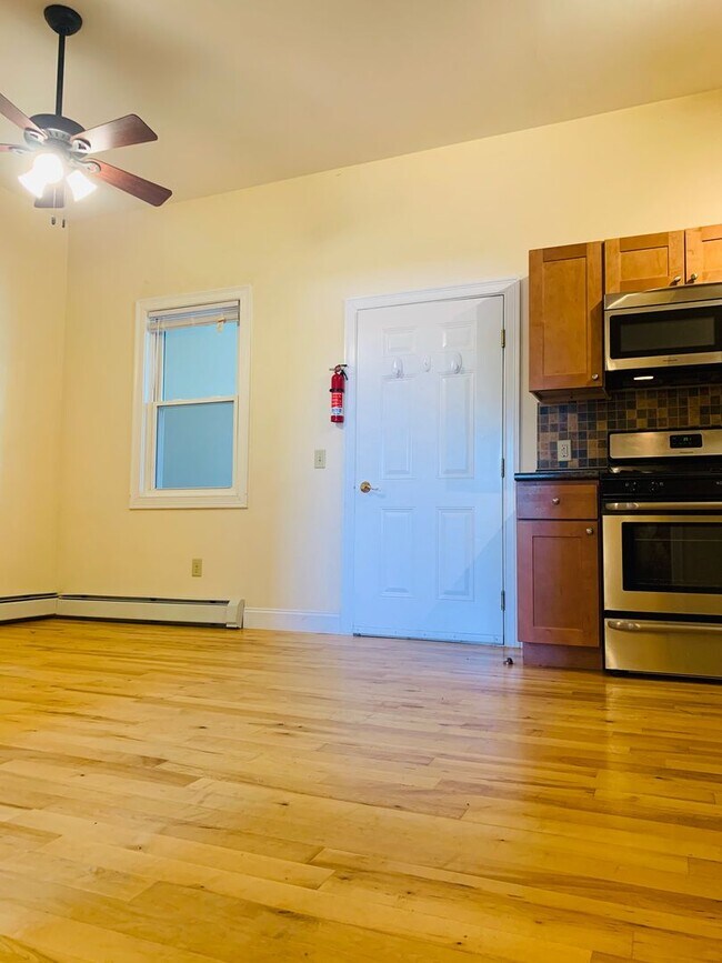 Photo - 51 N Champlain St Unit Apt. 2 - Available Now