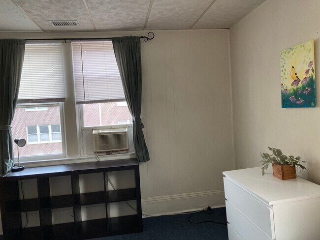 Photo - 2002 Maple Ave Unit 2F