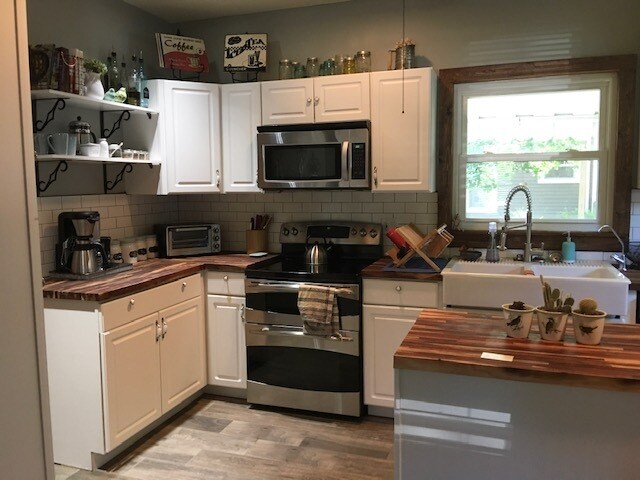 Photo - 305 Oak St