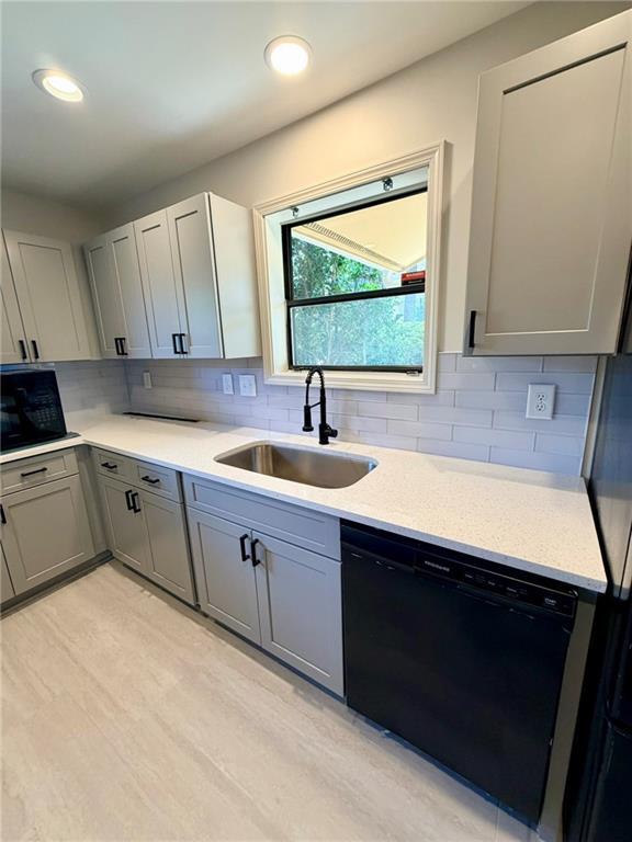 Photo - 732 Hanover Ln SE
